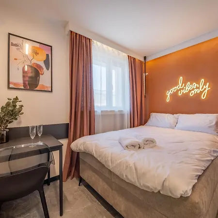 Zurawia Mini By Sofija Apartment Warsaw